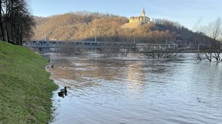Výstraha meteorologů: Rozvodnit se mohou řeky na Šumavě, rizikové je Polabí